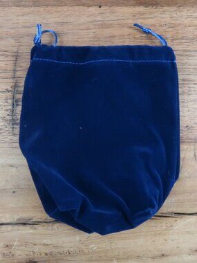 BLUE VELVET GIFT OR TRAVEL BAG WITH DRAW STRING AND GUSSET